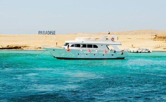 Hurghada-Paradise-Island-Trip-Full-Day-Snorkeling-Tours-Hurghada